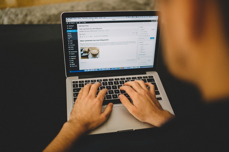 how to connect logitech mouse to this laptop_3